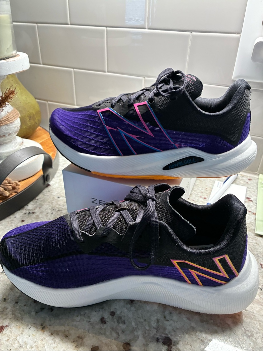 New Balance Fuel Cell Rebel size 7
